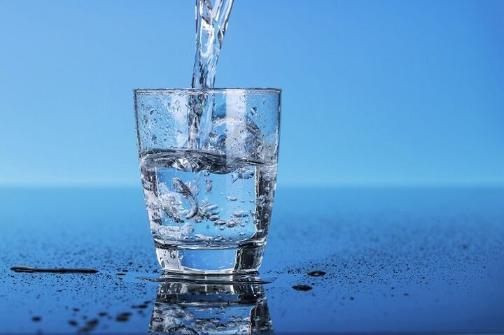 Beba suficiente agua para perder peso rápidamente